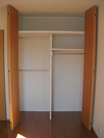 収納　天井まで高さのあるクロゼット