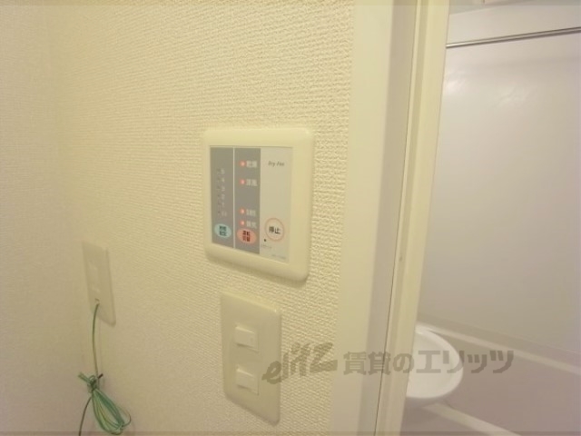 その他設備　給湯器リモコン