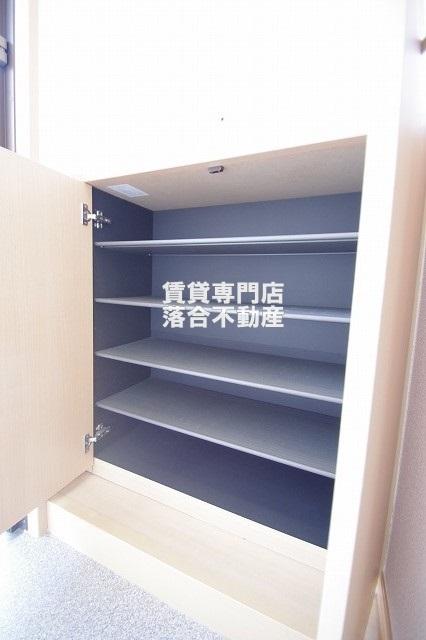 収納　シューズボックス