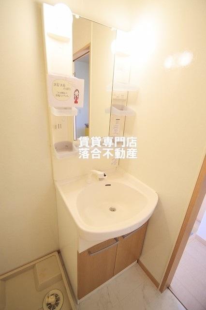洗面設備　独立洗面化粧台付き