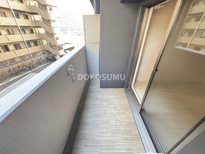 バルコニー　心地よい風と光を感じる、暮らしの楽しみが広がる場所。