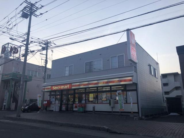 コンビニ　セイコーマート（コンビニ）まで391m