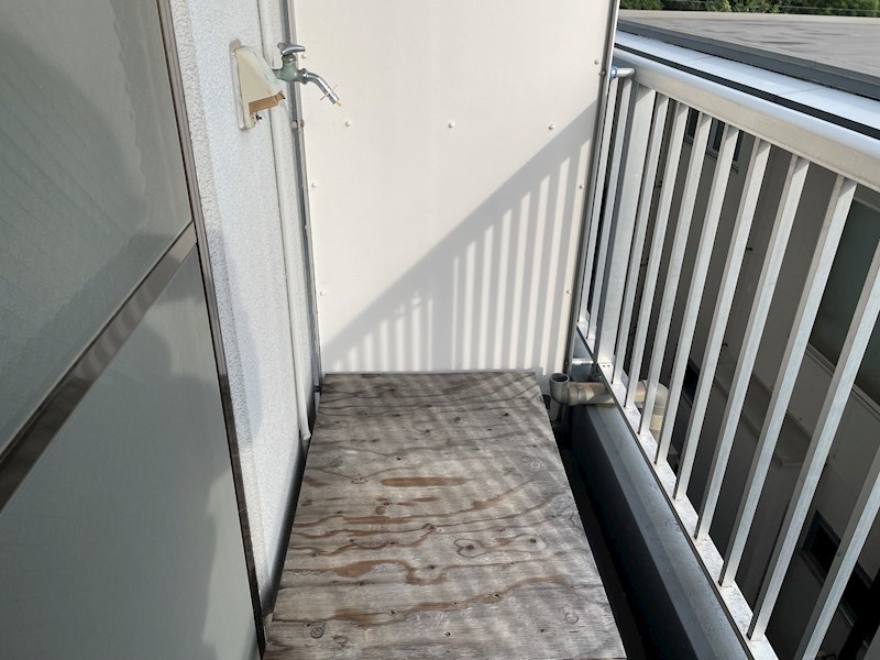 その他設備　ベランダ洗濯機置場