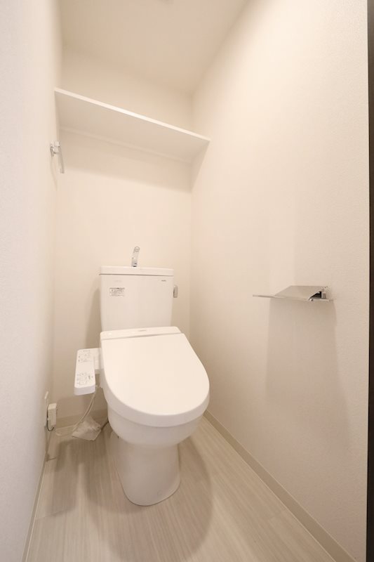 トイレ　温水洗浄便座