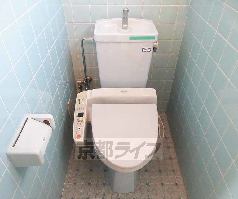 トイレ　ウォシュレット付きです・