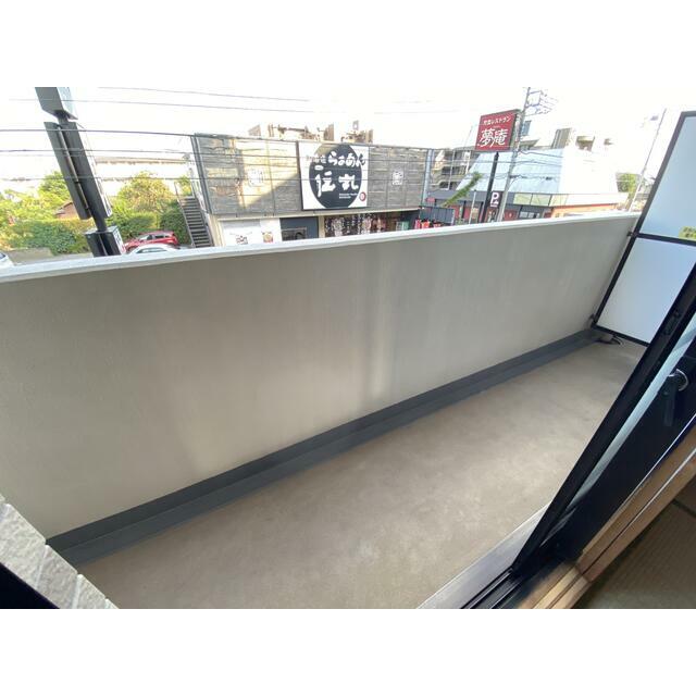 バルコニー　写真は２１０号室です