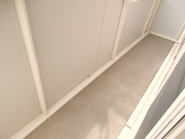 バルコニー　晴れた日には洗濯物もたくさん干せます。