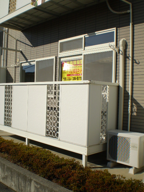 バルコニー　南面ルーフ・ワイドバルコニー（物干し設備完備）