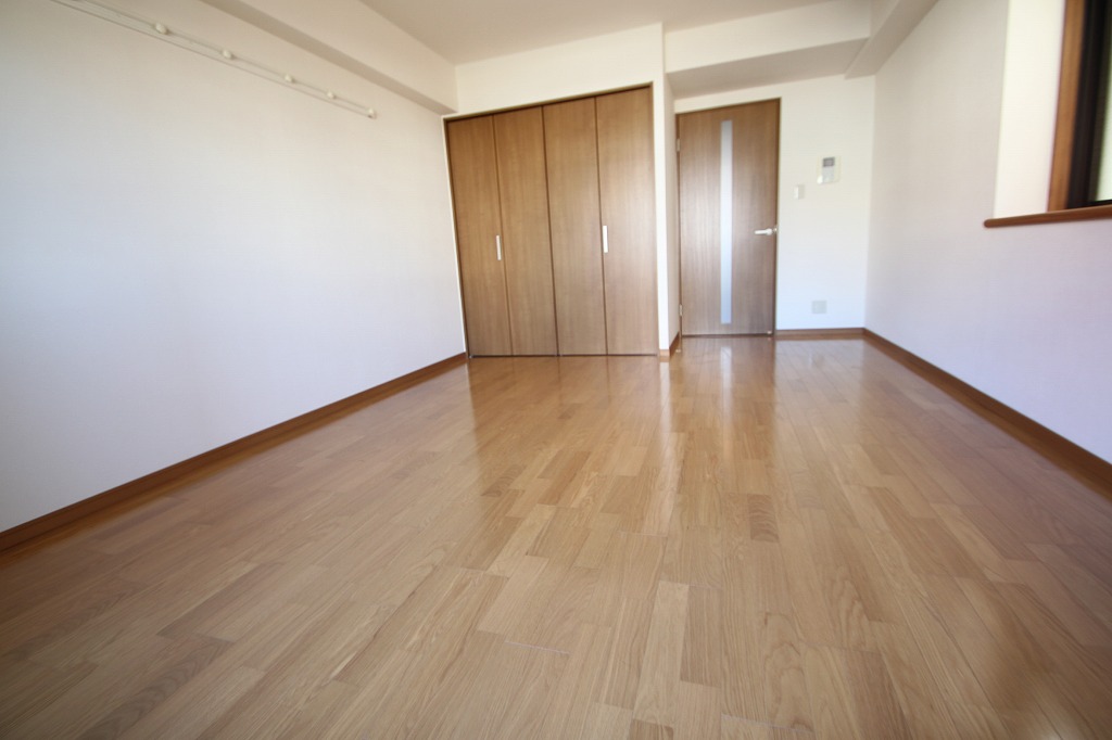 居室・リビング　広い洋室です。