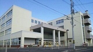小学校　旭川市立神楽岡小学校（小学校）まで650m