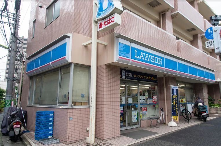 コンビニ　ローソン池尻三宿通店（コンビニ）まで328m