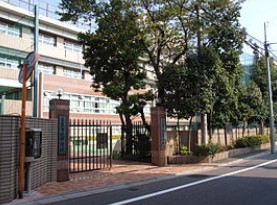 高校・高専　目黒学院高等学校（高校・高専）まで969m