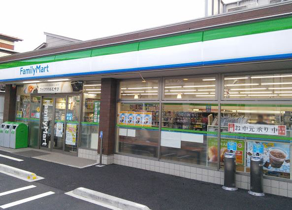 コンビニ　ファミリーマート羽田六丁目店（コンビニ）まで374m
