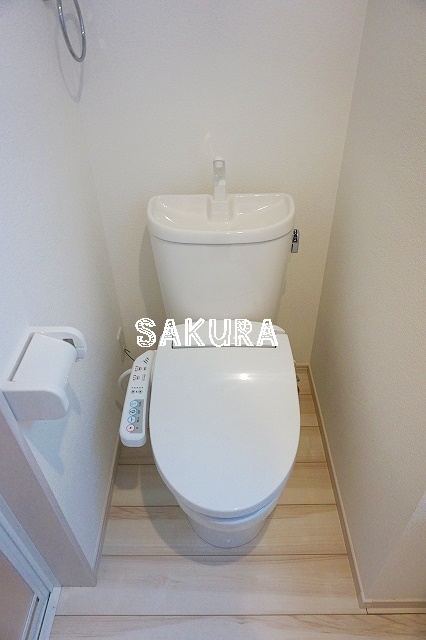 トイレ　落ち着いた色調のトイレです♪