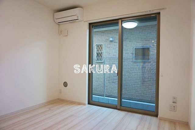 居室・リビング　こちらのリビングで趣味の時間をお楽しみください♪