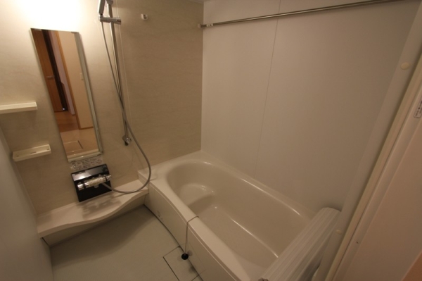 バス・シャワールーム　一日の疲れを癒してください