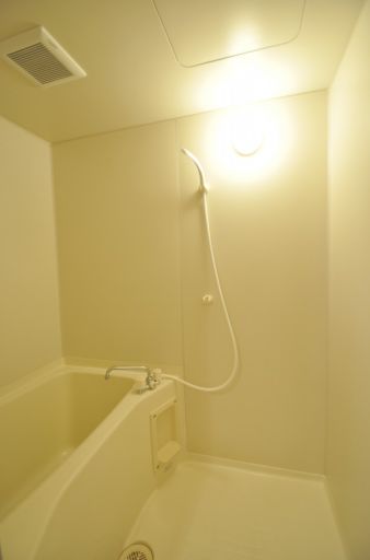 バス・シャワールーム　※別部屋参考写真