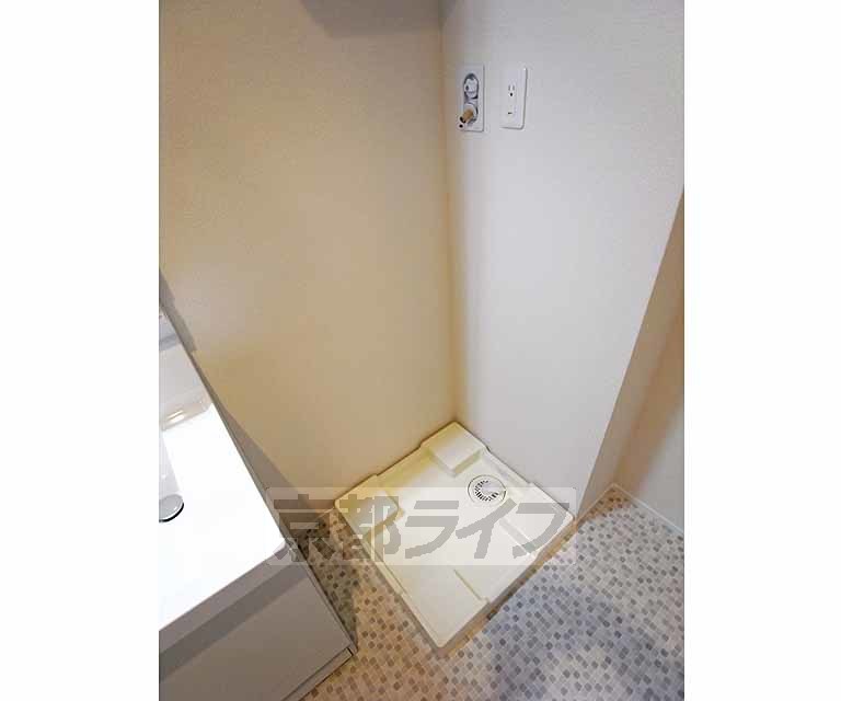 その他設備　室内に洗濯機置けます。