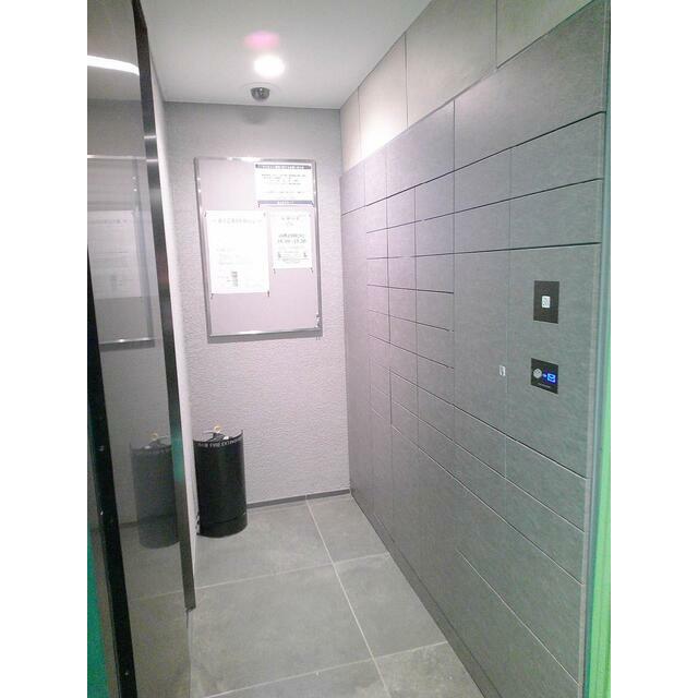 ロビー　宅配ボックス