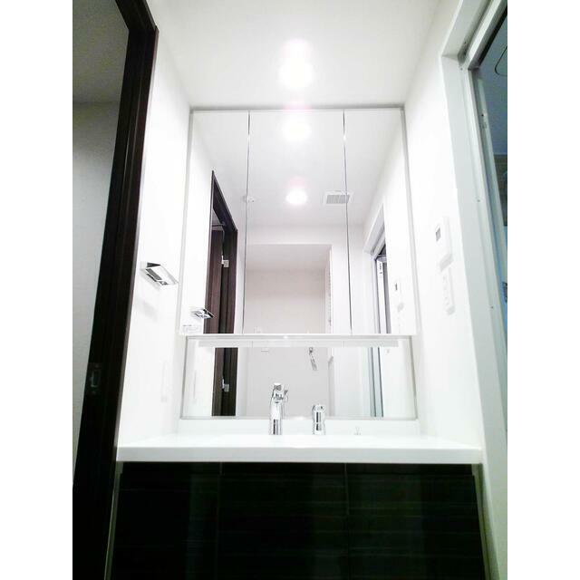 洗面設備　三面鏡独立洗面台