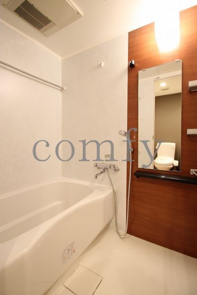 バス・シャワールーム　浴室乾燥機付きバス