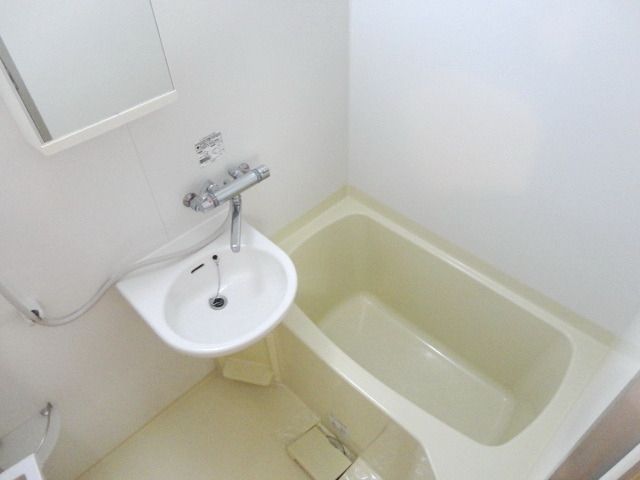 バス・シャワールーム　別部屋参考写真