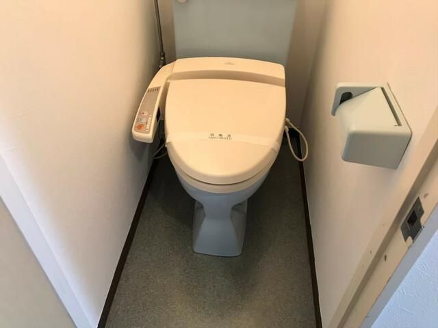 トイレ　※全て別号室のお写真。内装等参考にしてください。