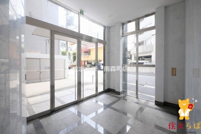 エントランス　「暮らしの設計図は、ここから始まります。」