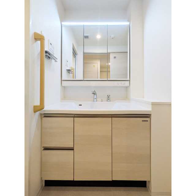 洗面設備　広い洗面スペース