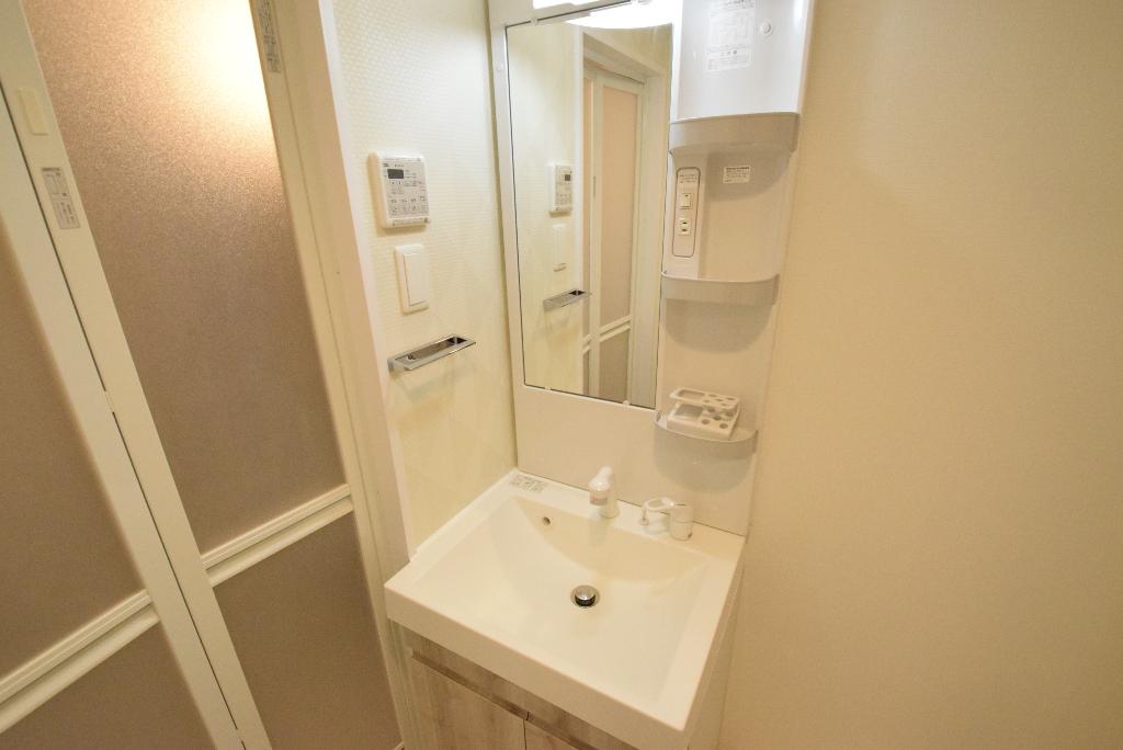 洗面設備　洗髪洗面化粧台