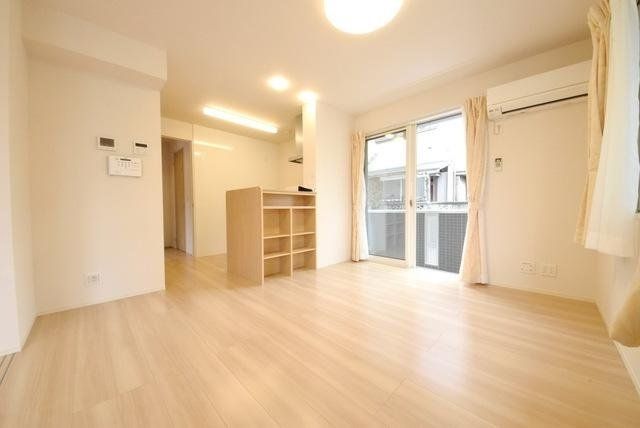 居室・リビング　ゆったりリビングでくつろげますね