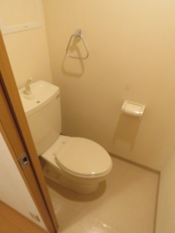 トイレ　清潔感のあるトイレです