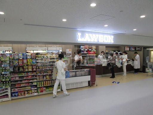 コンビニ　ローソン千葉大学病院店（コンビニ）まで310m