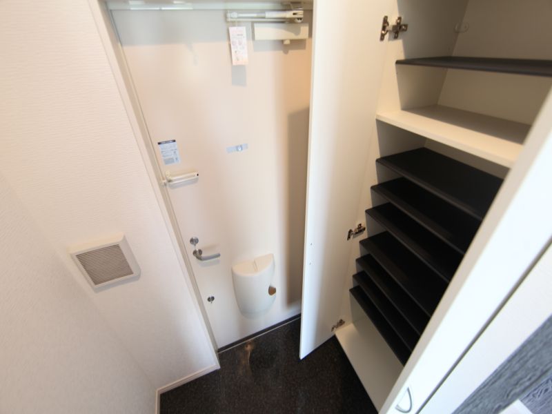 玄関　玄関　シューズボックス