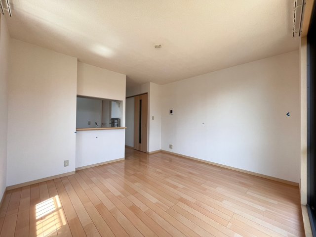 居室・リビング　別号室の画像です。ご参考下さい