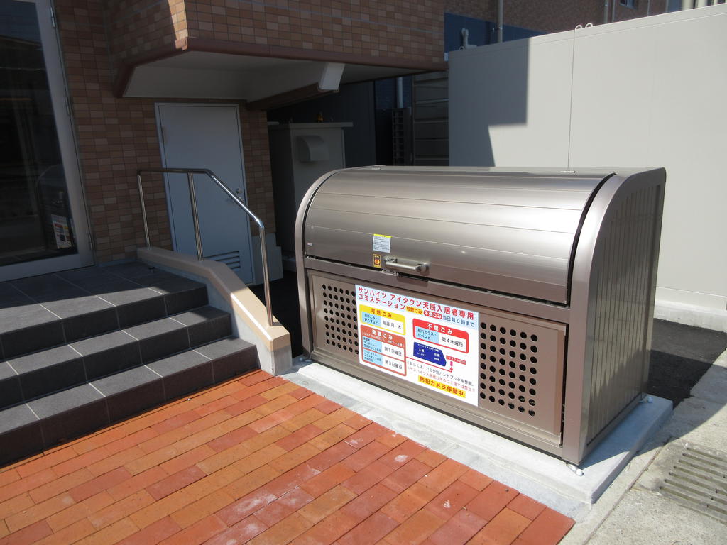 その他　ゴミストッカー