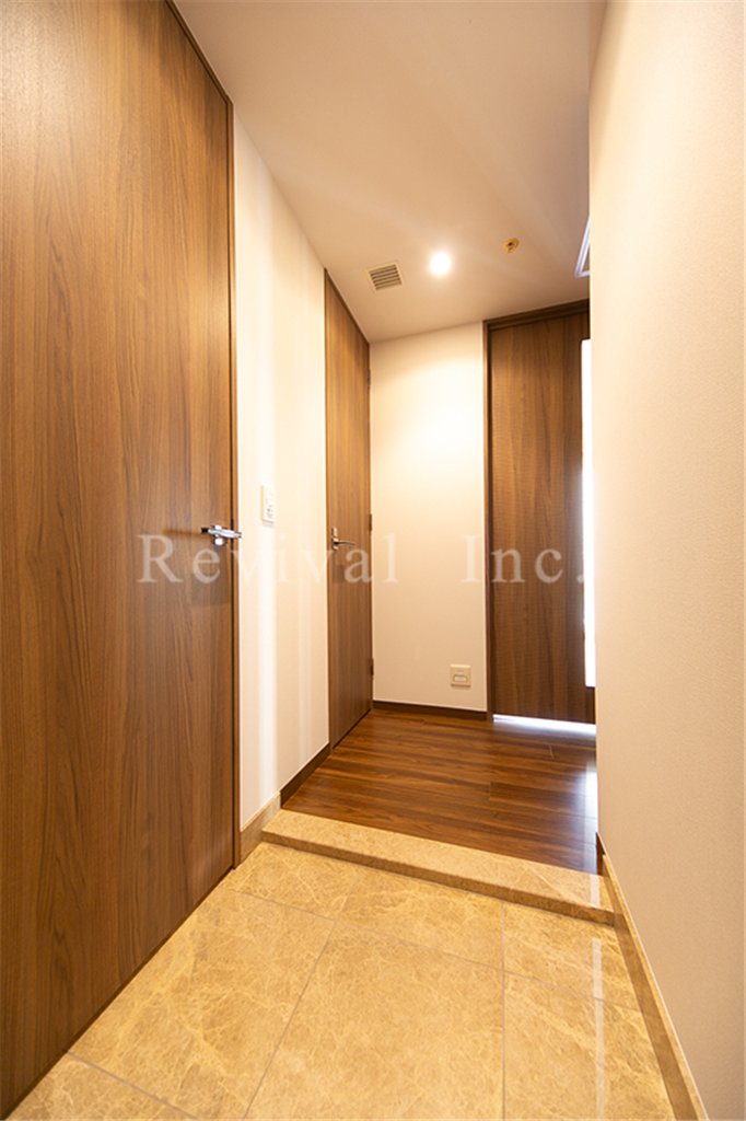 玄関　玄関もゆったりとしております