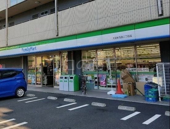 コンビニ　ファミリーマート大田本羽田二丁目店（コンビニ）まで815m