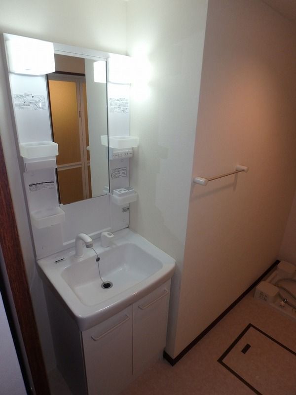 洗面設備　使いやすい洗面所です
