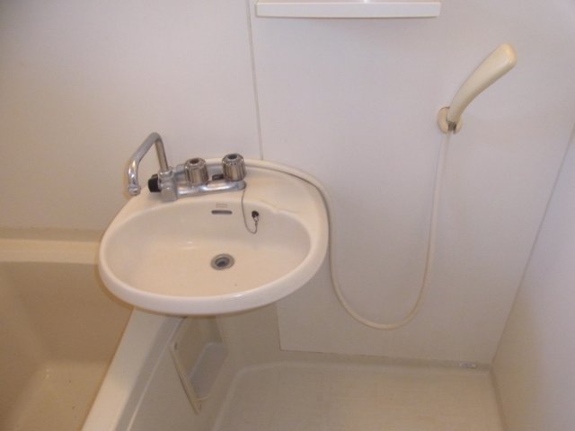 洗面設備　浴室内に洗面台がついてます♪