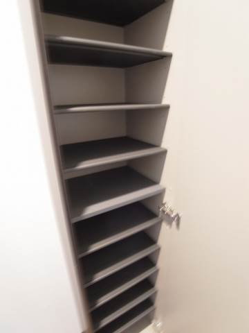 玄関　大容量シューズボックス