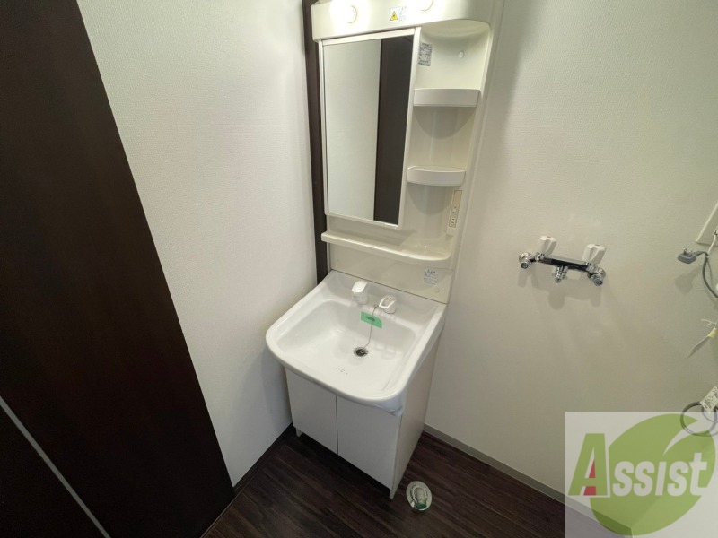 洗面設備　こちらに洗面台があります。朝の洗顔はこちらで。