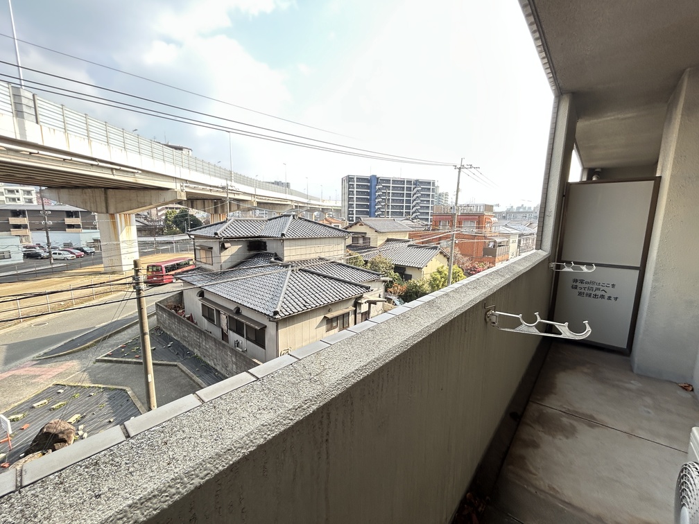 バルコニー　写真は同物件の別号室、現況優先