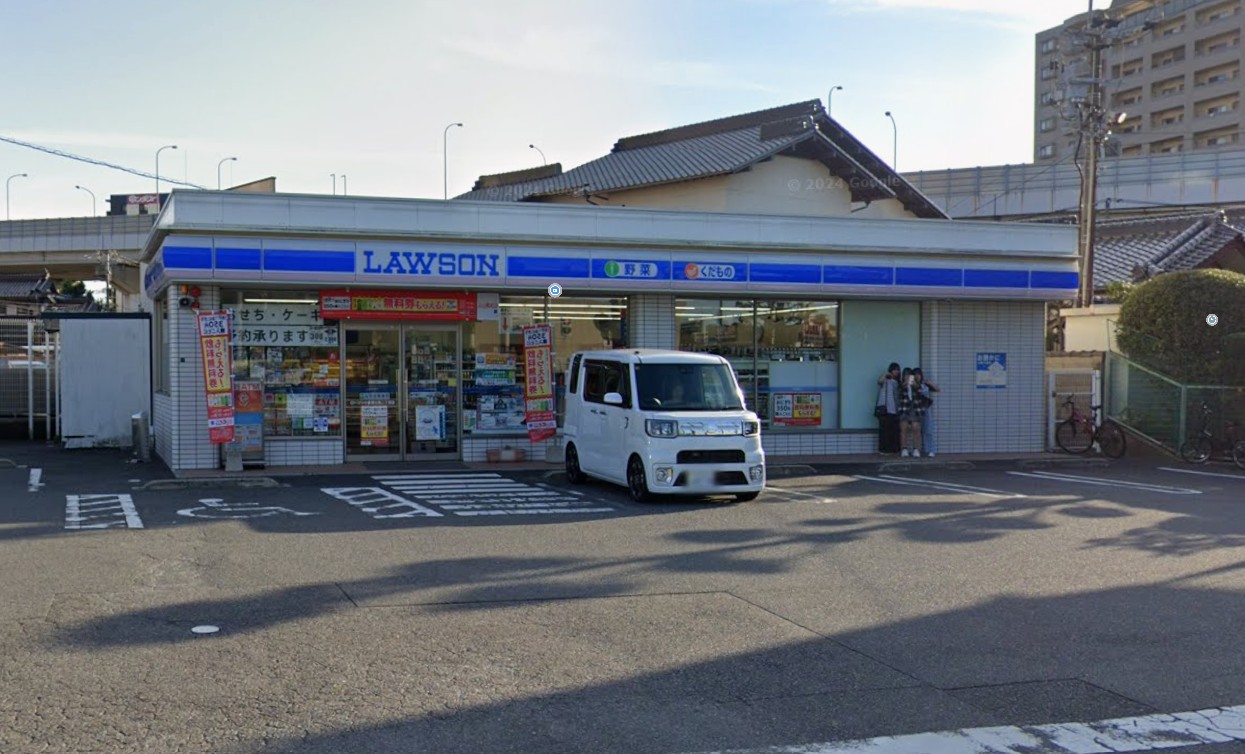 コンビニ　ローソン小倉富士見二丁目店（コンビニ）まで288m