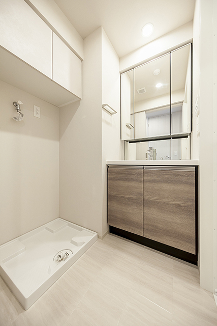 洗面設備　※写真は同タイプ住戸です。