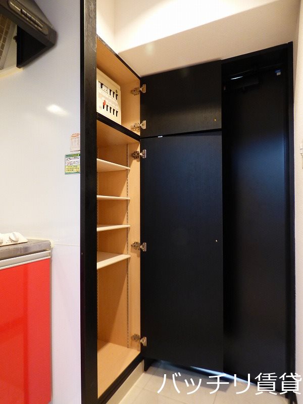 玄関　※室内写真等は同型タイプの為、現状優先となります。