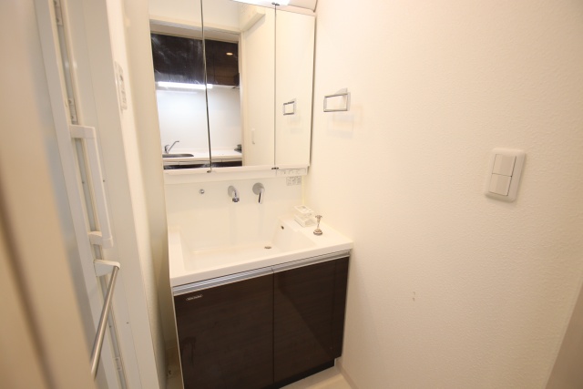 洗面設備　※別室の参考写真の為、現況優先です。