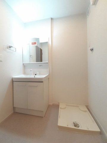 洗面設備　スペースが確保できる洗面所です