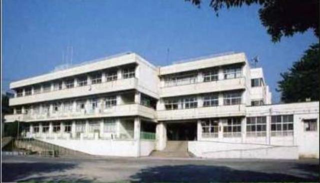 小学校　町田市立南つくし野小学校（小学校）まで653m