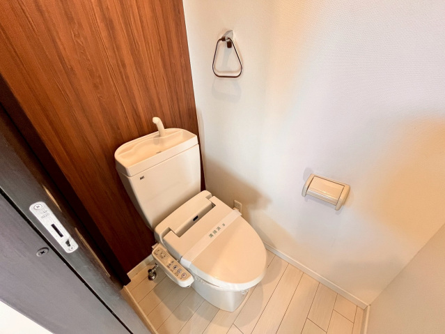 トイレ　温水洗浄暖房機能付き！※画像はA1になります。